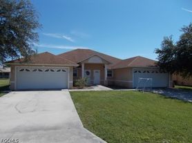 4149 SW 7th Pl, Cape Coral, FL