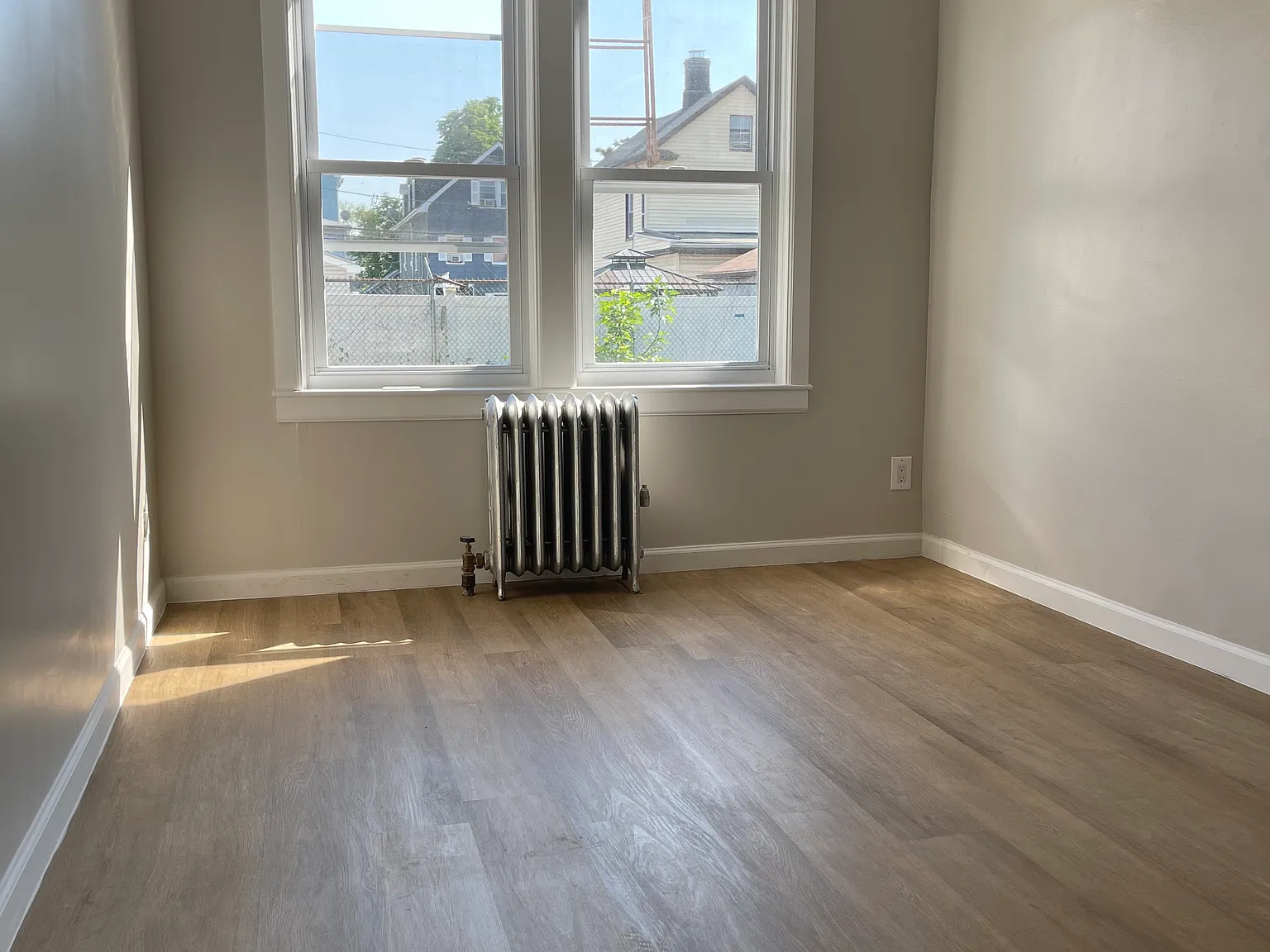 2 bed, 800 sqft, $1,900 — Photo 2