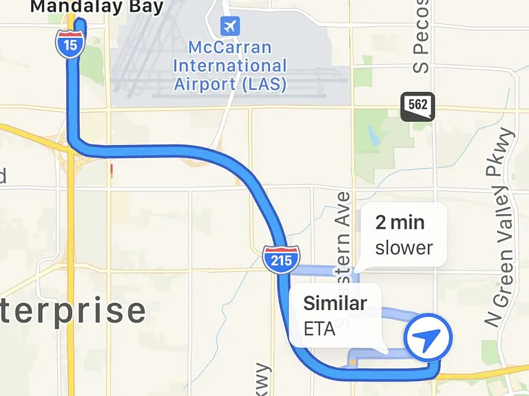 Close to the strip, to the game and to the airport