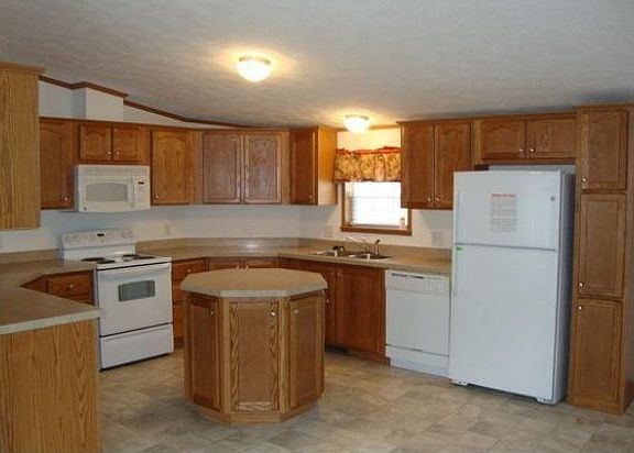3rd image of 205 Pin Oak Cir