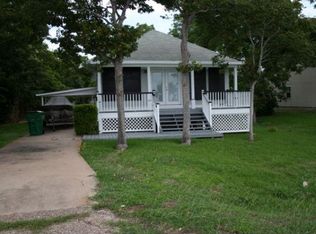 411 E Bay Blvd, Palacios, TX 77465