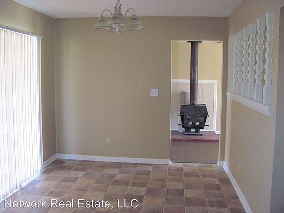 5th image of 1080 S Woodland Dr