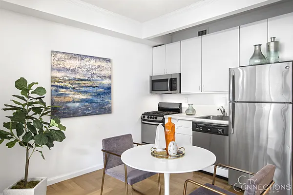 Sold by City Connections Realty | media 3