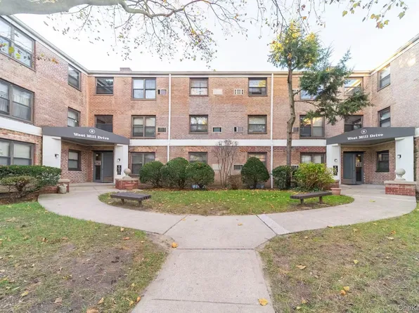 8 W Mill Drive #1B, Great Neck, NY 11021