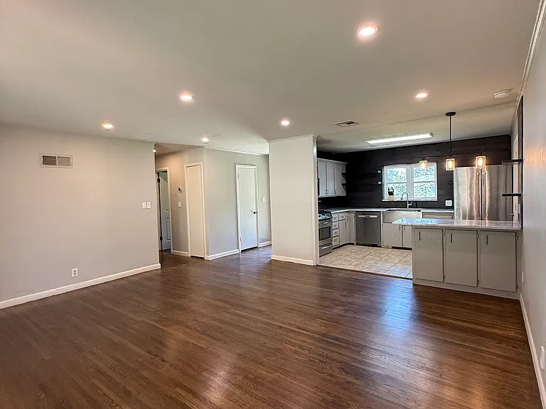 3829 S Jamestown Ave — Photo 4