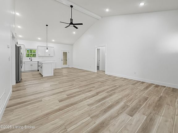 4th image of 220 Quail Run Rd