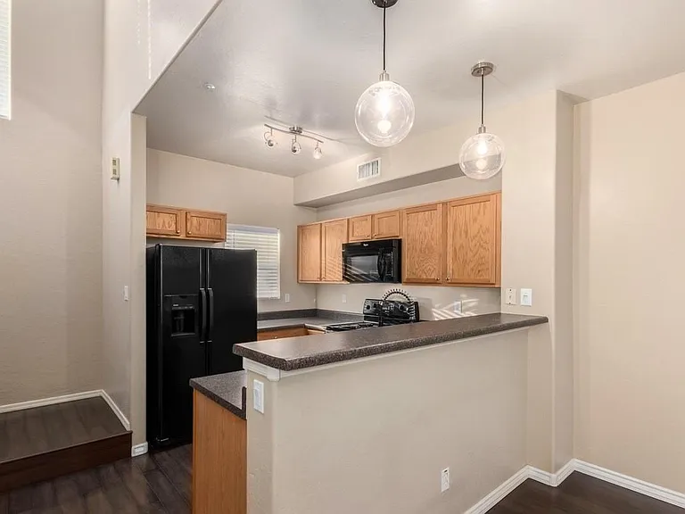 900 W Aspen Way — Photo 11