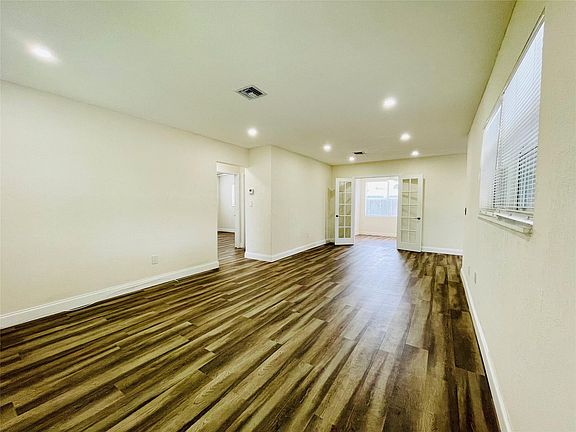 3rd image of 4771 NE 2nd Terrace
