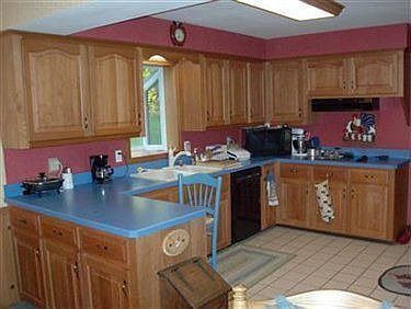 5th image of 7580 Oak Hill Dr