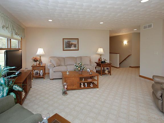 6163 red maple rd-104