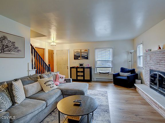 5th image of 209 Sierra Dr