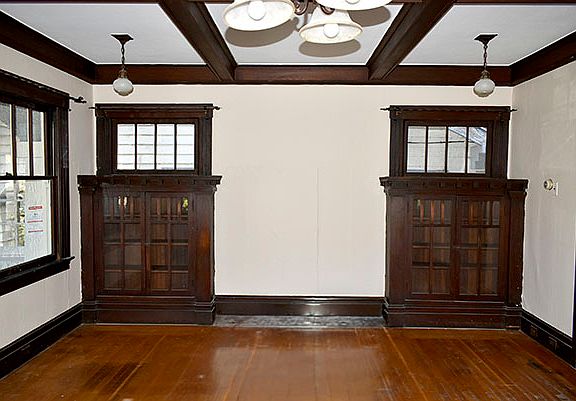 5th image of 827 Carolina St