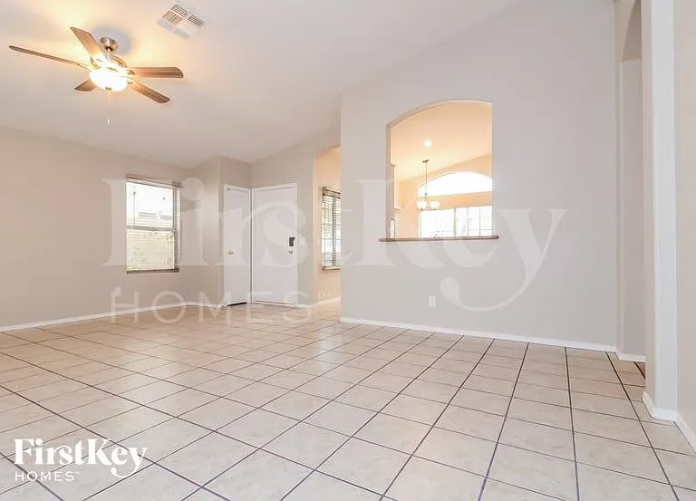 7356 W Crest Ln — Photo 5