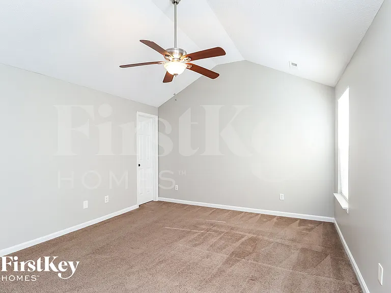 906 Grassy Patch Ln — Photo 11