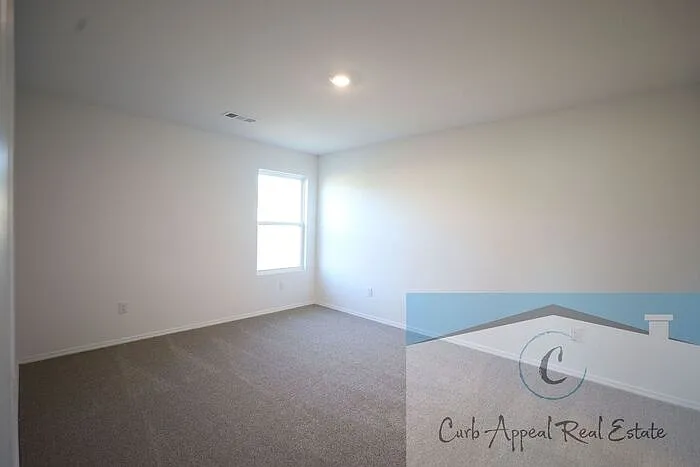 5708 Boone St — Photo 2
