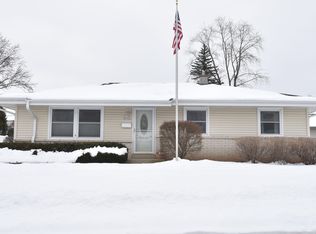 W148N8344 Albert Pl, Menomonee Falls, WI 53051