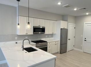 191 Green St #206, Jamaica Plain, MA 02130