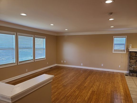 4th image of 5513 Arapaho Dr