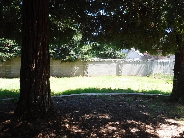 31 Rose Ln — Photo 3