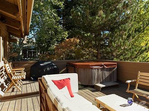 Large Deck and hot tub