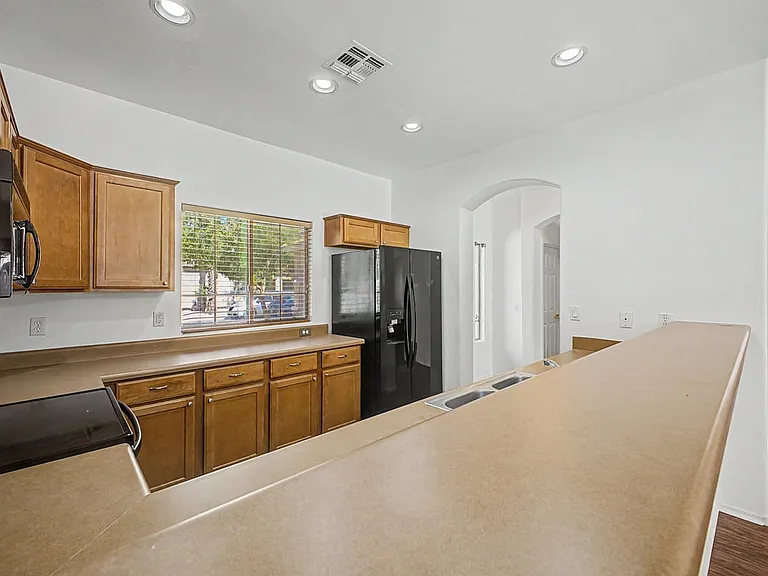 2050 N Arbor Ln — Photo 38