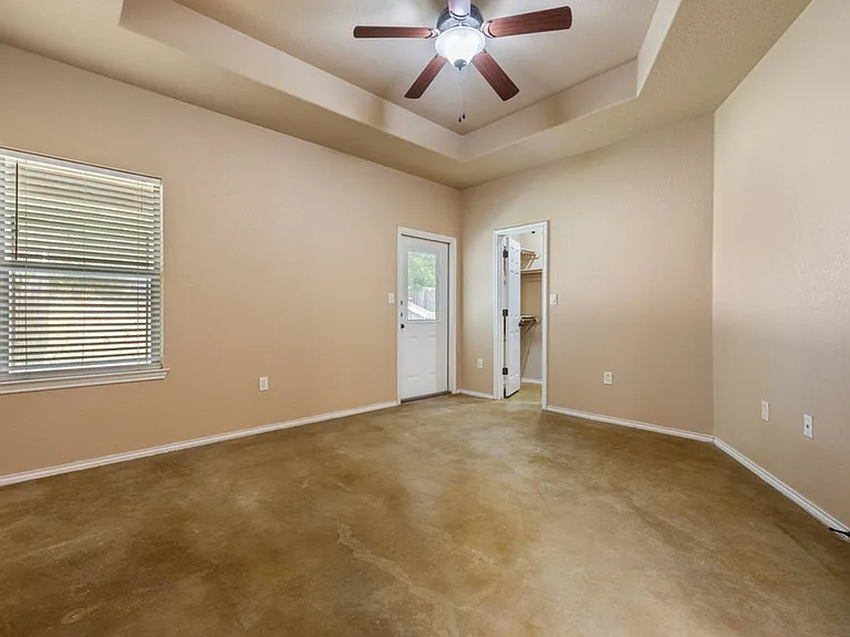 1048 Carolyn Cv — Photo 13