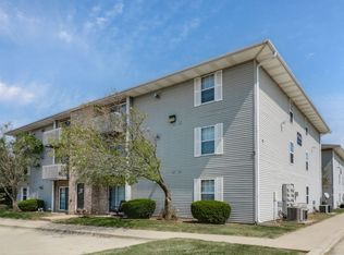 1 Christopher Way #7-10, Bloomington, IL