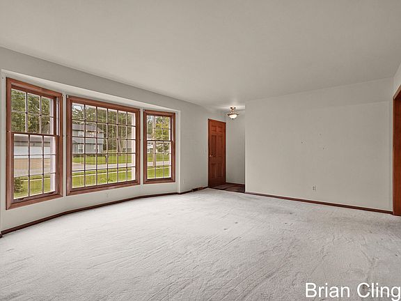 3rd image of 4707 Bonnie Ave SE