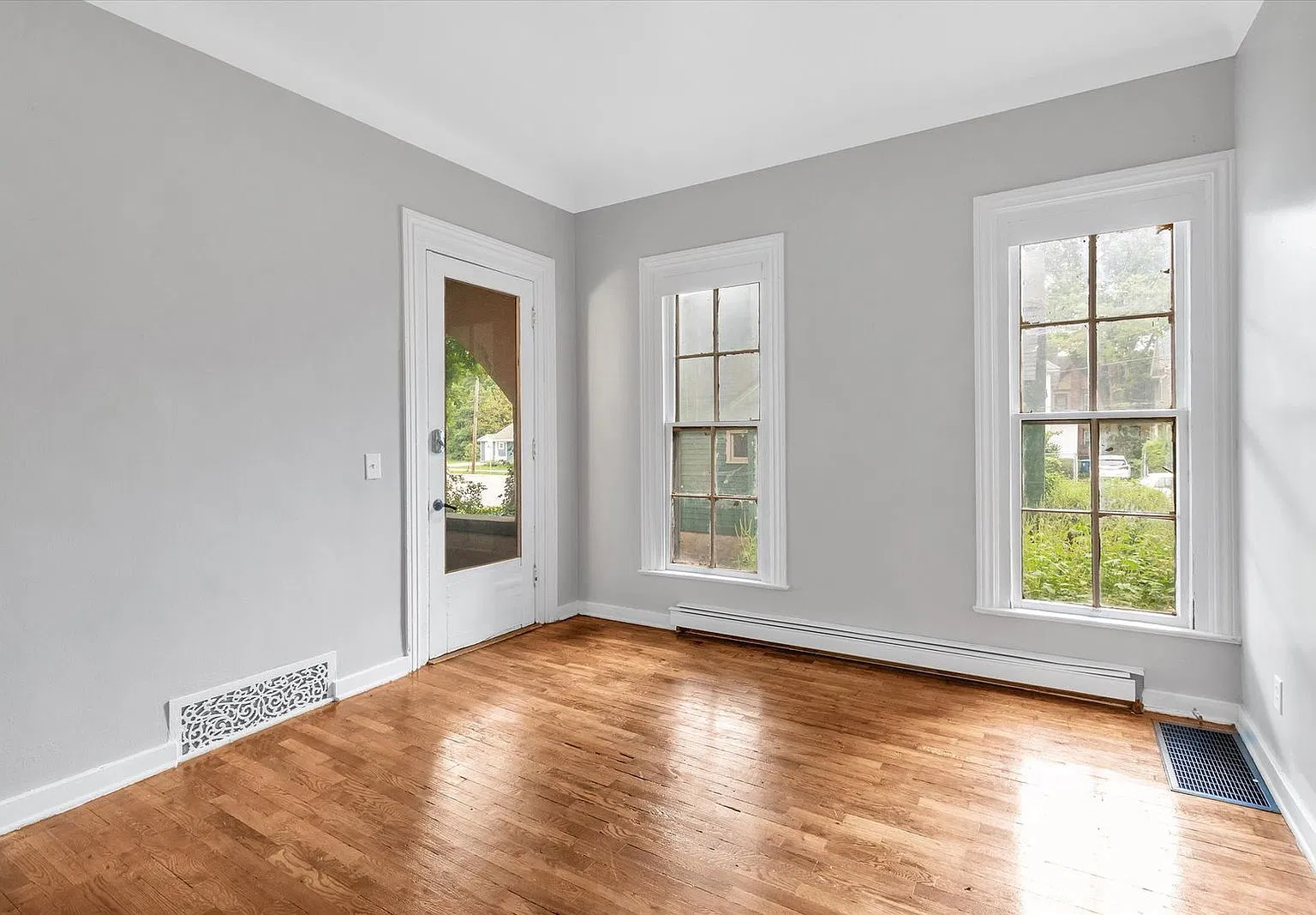1 bed, 1.0 bath, 700 sqft, $850 — Photo 2