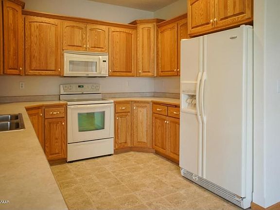 5th image of 532 44th Ave S