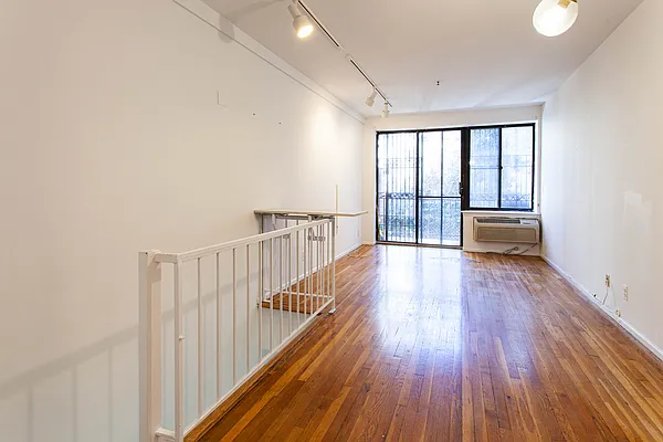 Rented by Cayenne Realty Group | media 20