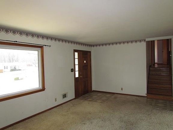5th image of 8205 Pine Creek Dr