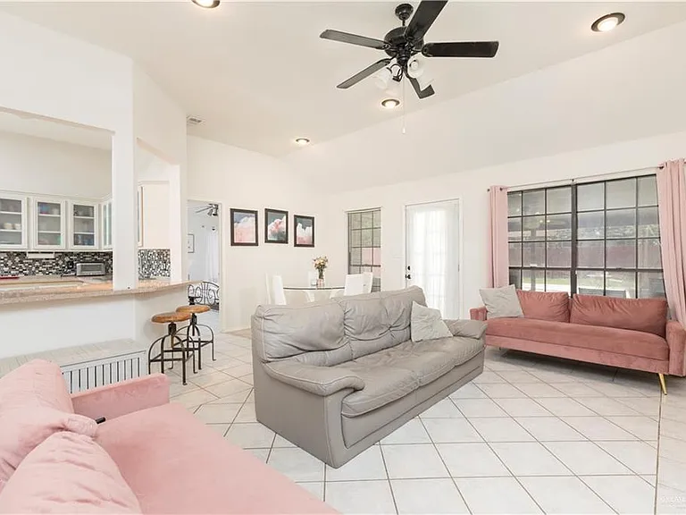 2509 Yellowhammer Ave — Photo 2