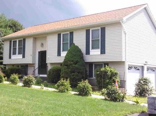 9 Hamilton Dr, Red Hook, NY 12571