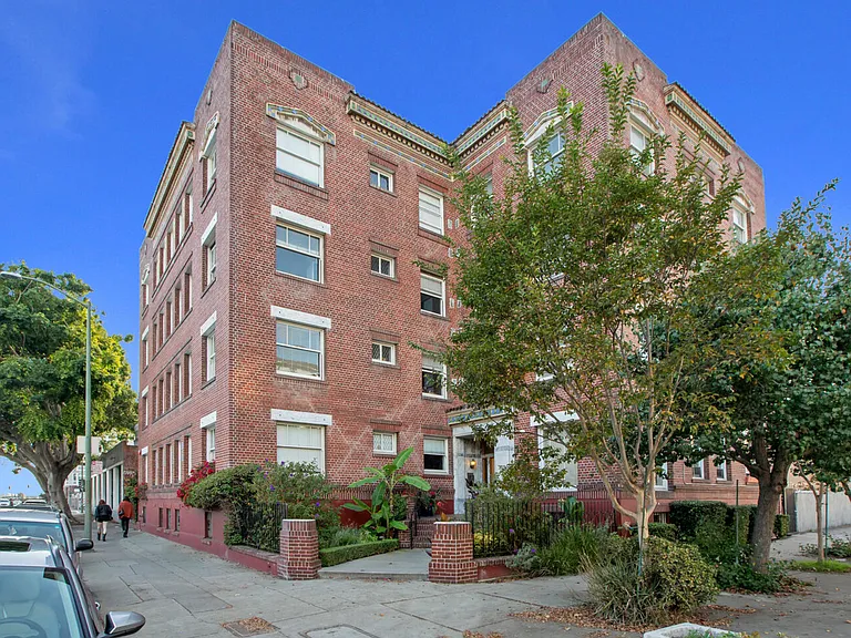 1029 Oak Street — Photo 12