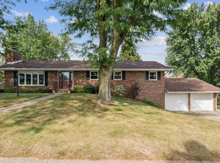 10533 Cedar Point Ct, Dubuque, IA 52003