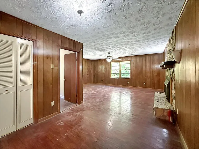 10624 Woodcock St — Photo 13