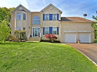 7 Dipaolo Ct, Raritan, NJ 08869