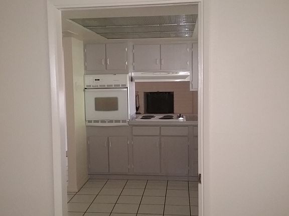 3rd image of 2150 E Fremont Dr