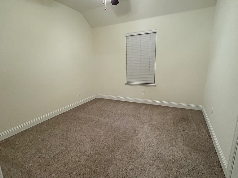 414 Parkford Dr — Photo 8