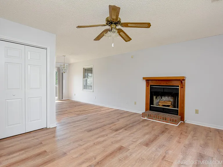 3949 Silver Chalice Dr — Photo 2