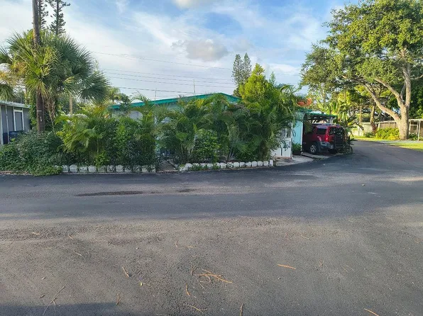 2320 Bee Ridge Rd Lot 80, Sarasota, FL 34239