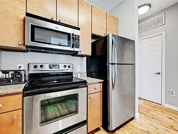 5th image of 2502 Leon St APT 407