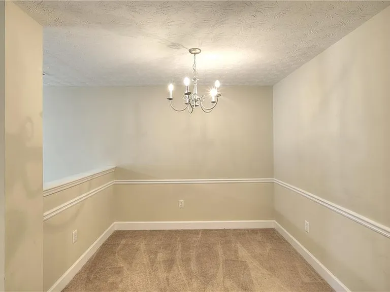 453 Tara Commons Cir — Photo 32