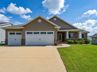 470 Oak Park Cir, Marion, IA 52302