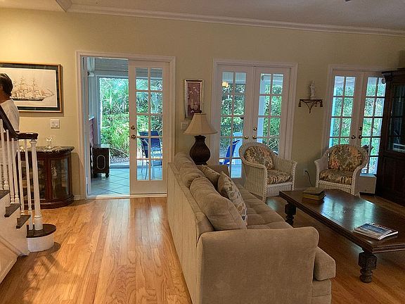 4th image of 1260 Palmetto Ct