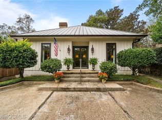 353 Myrtlewood Ln, Mobile, AL 36608