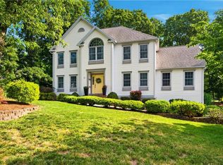6 Cathedral Ct, Cumberland, RI 02864