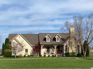 990 Robertson Rd S, Murray, KY 42071