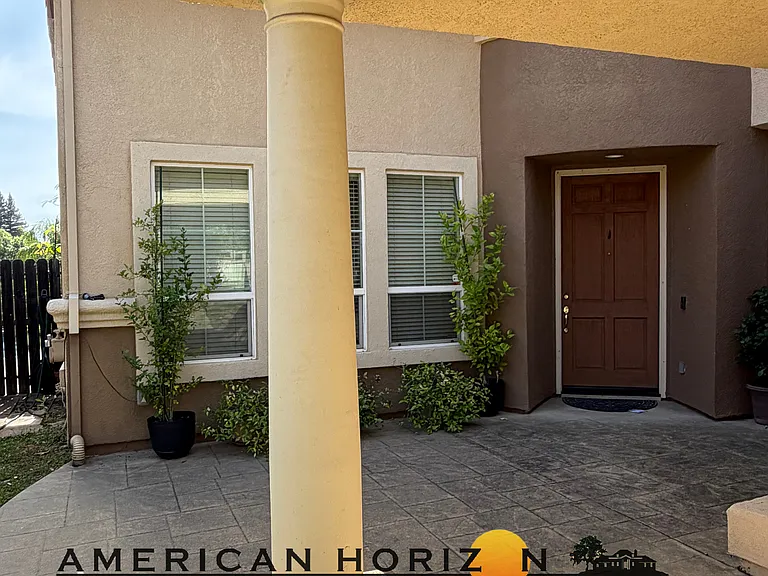 424 Crescent Dr — Photo 3